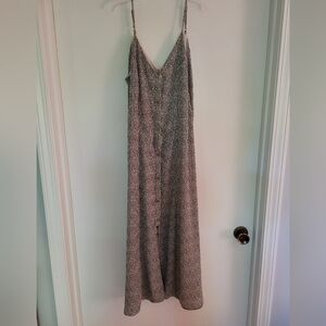 ✨3/$15✨Sky Black And Tan Spaghetti Strap Sundress Size M Button Down Casual Midi